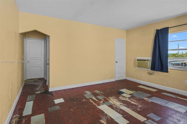 351 E 14th Street, Hialeah, FL 33010
