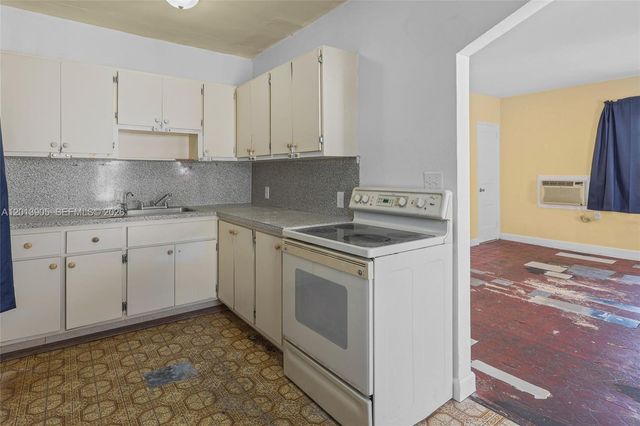 351 E 14th Street, Hialeah, FL 33010