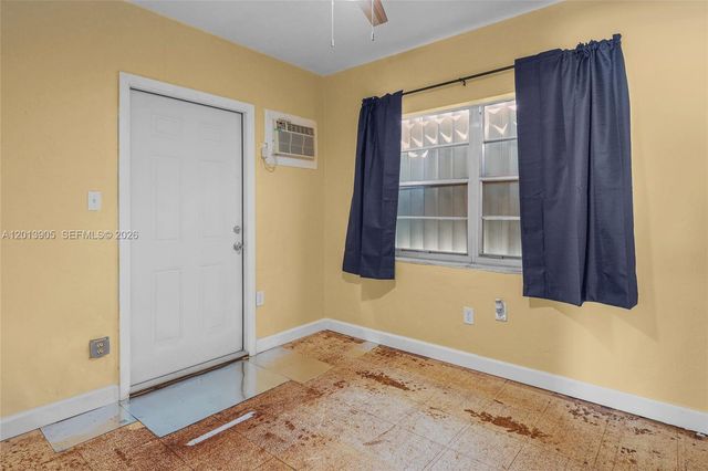 351 E 14th Street, Hialeah, FL 33010