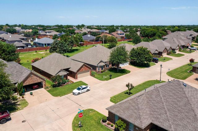 1115 Cresthaven Drive 13, Cedar Hill, TX 75104