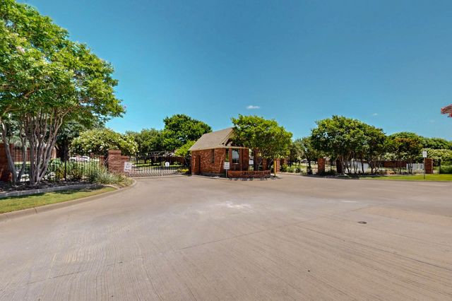 1115 Cresthaven Drive 13, Cedar Hill, TX 75104