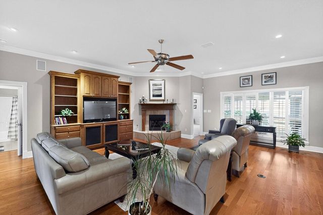 1115 Cresthaven Drive 13, Cedar Hill, TX 75104