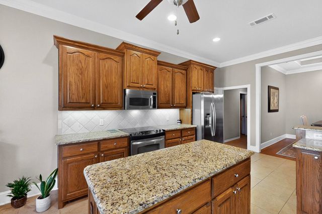 1115 Cresthaven Drive 13, Cedar Hill, TX 75104