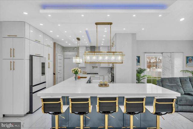 14 CROFTON CHASE CT, Marlton, NJ 08053