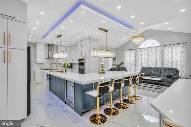 14 CROFTON CHASE CT, Marlton, NJ 08053