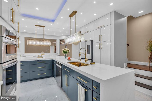 14 CROFTON CHASE CT, Marlton, NJ 08053