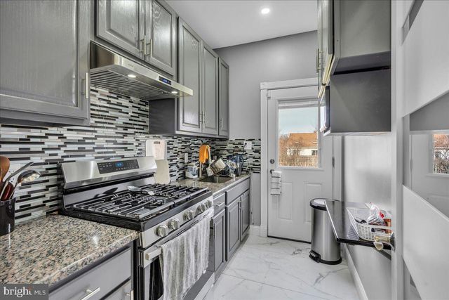 14 CROFTON CHASE CT, Marlton, NJ 08053