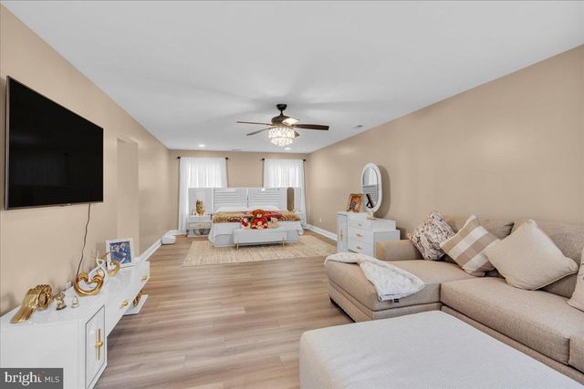 14 CROFTON CHASE CT, Marlton, NJ 08053