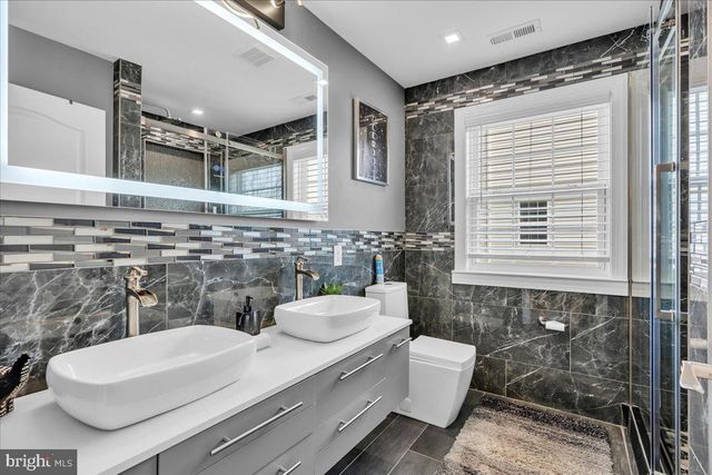 14 CROFTON CHASE CT, Marlton, NJ 08053