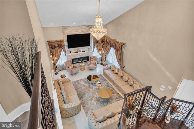 14 CROFTON CHASE CT, Marlton, NJ 08053