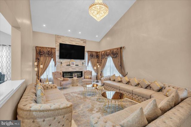 14 CROFTON CHASE CT, Marlton, NJ 08053