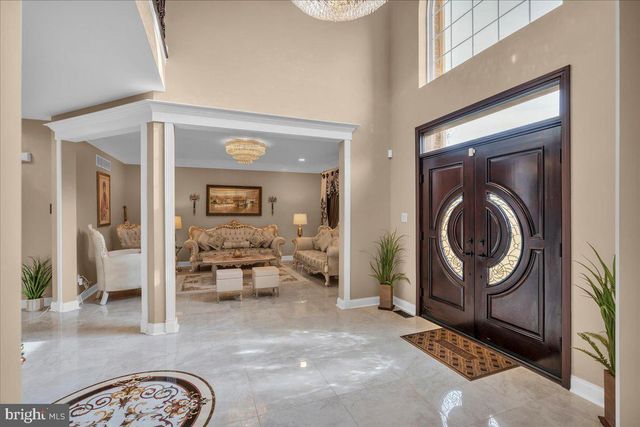 14 CROFTON CHASE CT, Marlton, NJ 08053