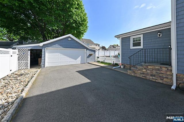 115 Laurel Avenue, Pompton Lakes, NJ 07442