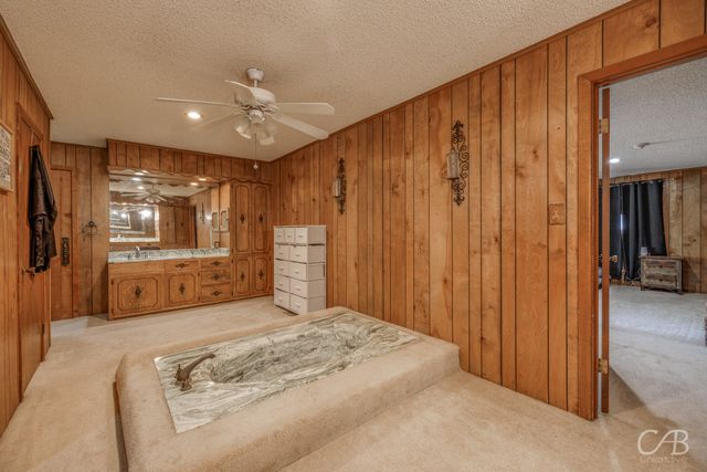 33 Avenue A NW, Hamlin, TX 79520