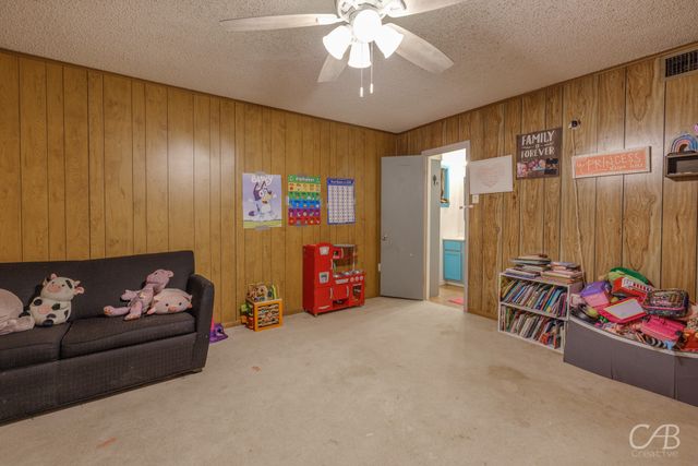 33 Avenue A NW, Hamlin, TX 79520