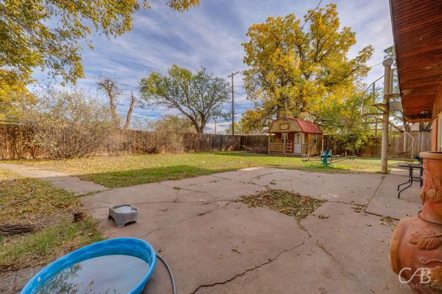 33 Avenue A NW, Hamlin, TX 79520