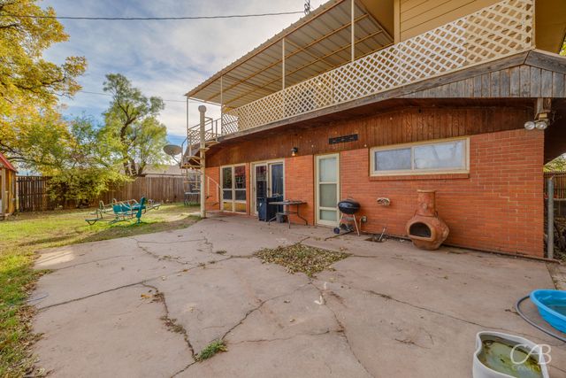 33 Avenue A NW, Hamlin, TX 79520