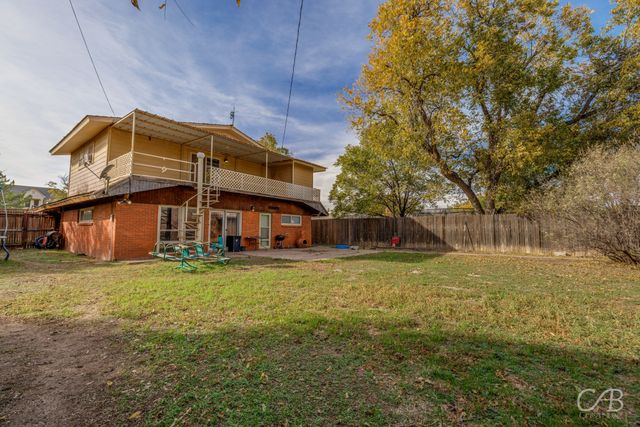 33 Avenue A NW, Hamlin, TX 79520