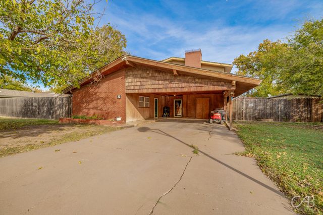 33 Avenue A NW, Hamlin, TX 79520