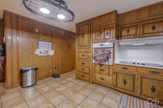 33 Avenue A NW, Hamlin, TX 79520