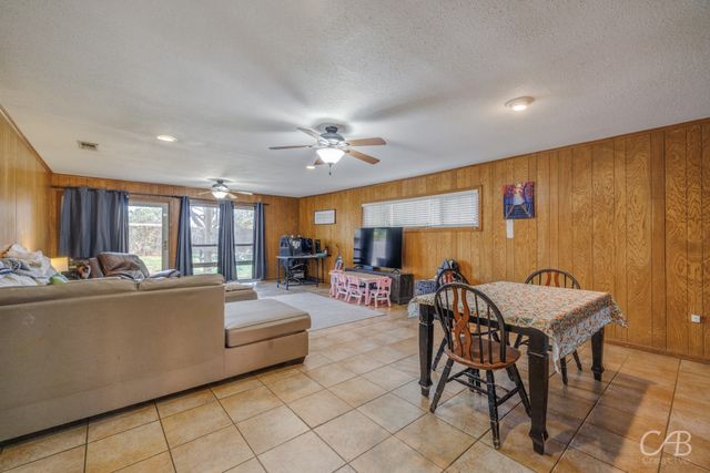 33 Avenue A NW, Hamlin, TX 79520