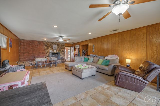 33 Avenue A NW, Hamlin, TX 79520