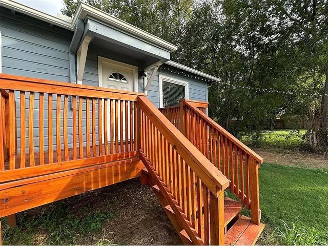 202 PRIMA ST A, Smithville, TX 78957