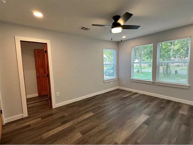 202 PRIMA ST A, Smithville, TX 78957