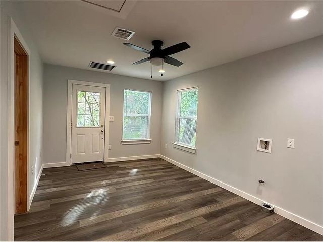 202 PRIMA ST A, Smithville, TX 78957