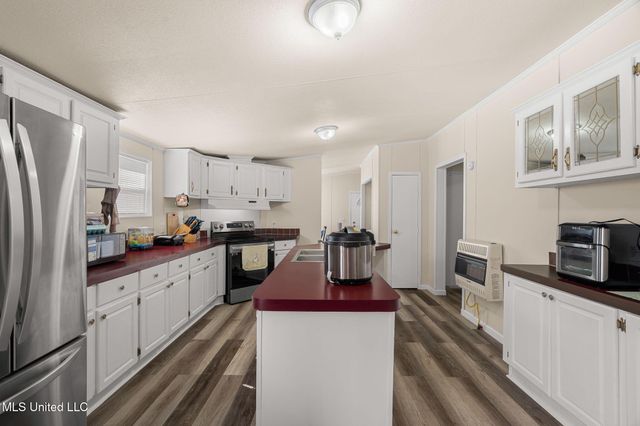 73 Mcleod Lane, Bassfield, MS 39421