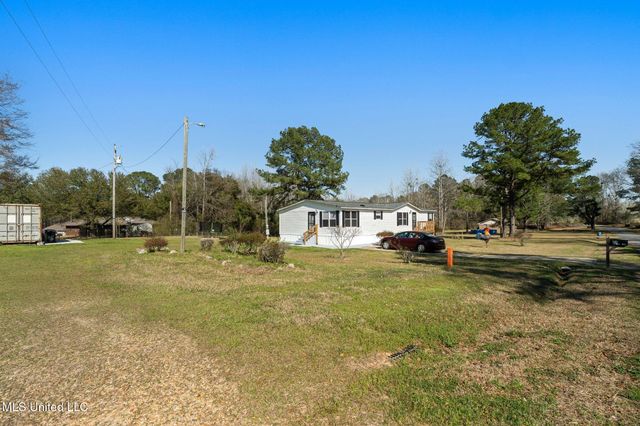 73 Mcleod Lane, Bassfield, MS 39421