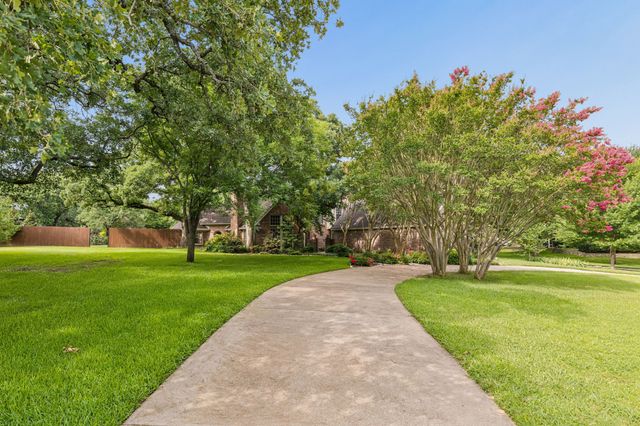1355 Woodbrook Lane, Southlake, TX 76092