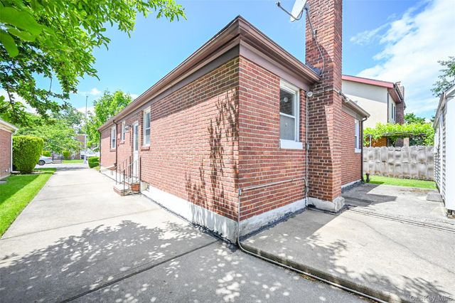 65-31 171st Street, Fresh Meadows, NY 11365