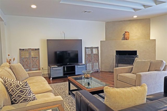 5527 Valkeith Drive, Houston, TX 77096