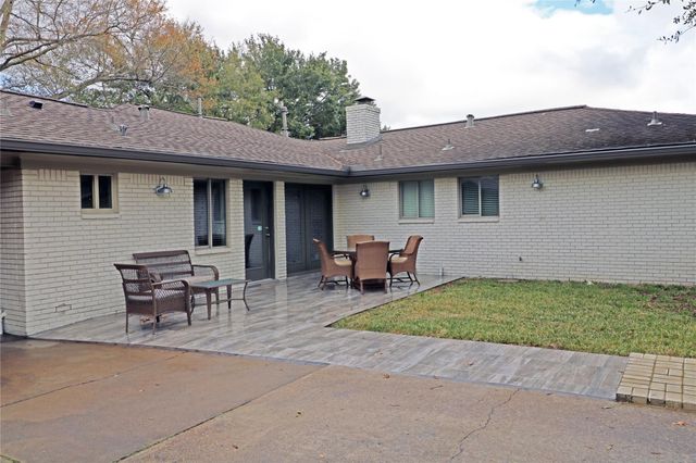 5527 Valkeith Drive, Houston, TX 77096
