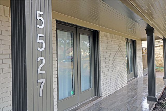 5527 Valkeith Drive, Houston, TX 77096