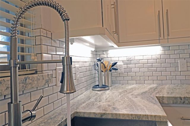 5527 Valkeith Drive, Houston, TX 77096