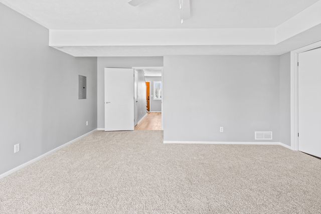 2714 S 17TH Street, Council Bluffs, IA 51501