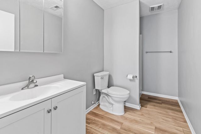 2714 S 17TH Street, Council Bluffs, IA 51501