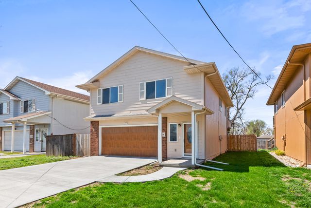 2714 S 17TH Street, Council Bluffs, IA 51501