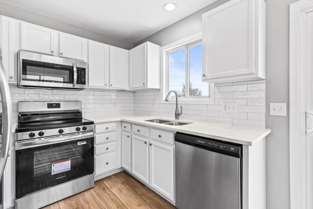 2714 S 17TH Street, Council Bluffs, IA 51501