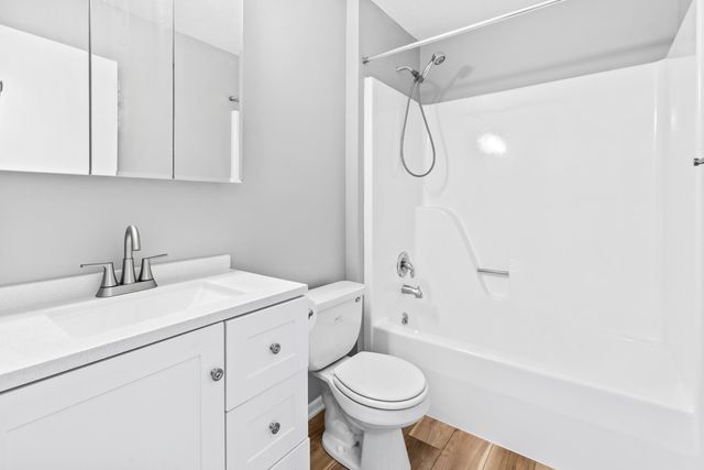 2714 S 17TH Street, Council Bluffs, IA 51501