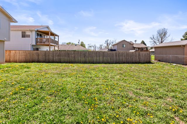 2714 S 17TH Street, Council Bluffs, IA 51501