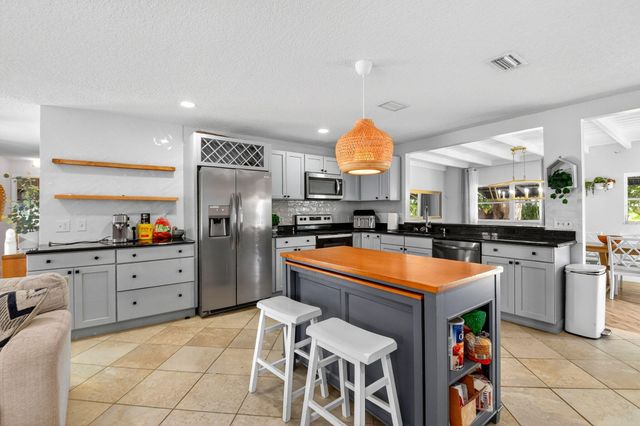 320 Riverdale Road, Palm Springs, FL 33461