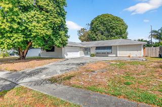 320 Riverdale Road, Palm Springs, FL 33461