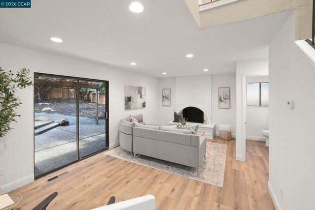 2185 2185 Greenridge Dr, Richmond, CA 94803