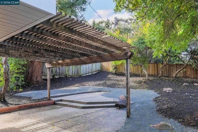 2185 2185 Greenridge Dr, Richmond, CA 94803