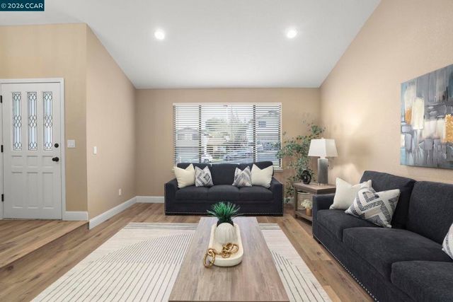 2185 2185 Greenridge Dr, Richmond, CA 94803