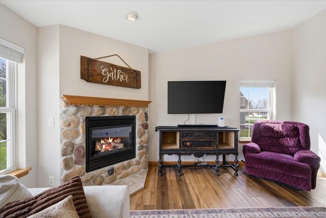 1879 Kissel DRIVE, Hartford, WI 53027
