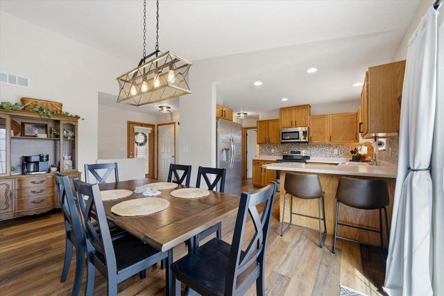 1879 Kissel DRIVE, Hartford, WI 53027